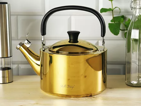 Czajnik z gwizdkiem 1,5 L Vialli Design - Diamante złoty połysk 1K.CZA.9187