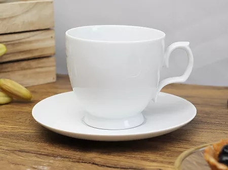 Filiżanka ze spodkiem 0,35 L / 17 cm Altom Design - MariaPaula Biała L01